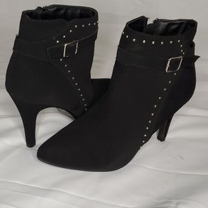 Me Too Black Ankle High Heeled Booties